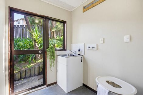 Photo of property in 58b William Bayes Place, Red Beach, 0932