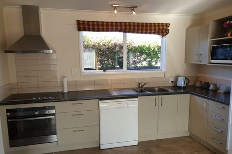 Photo of property in 18 Heaphy Place, Casebrook, Christchurch, 8051