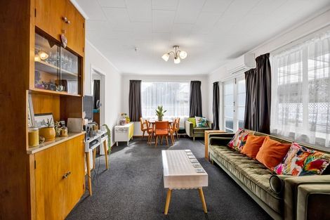 Photo of property in 1 Ramanui Avenue, Hawera, 4610