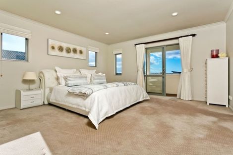 Photo of property in 26 Laurel Oak Drive, Schnapper Rock, Auckland, 0632