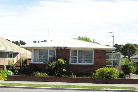 Photo of property in 120 Estuary Road, South New Brighton, Christchurch, 8062