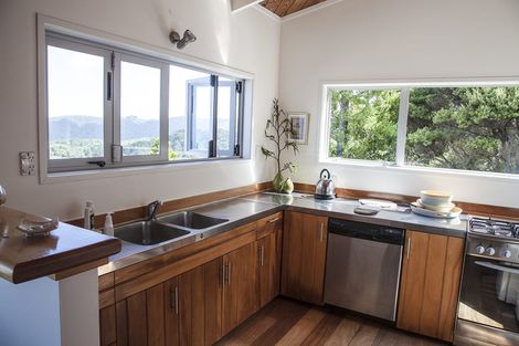 Photo of property in 128 Lone Kauri Road, Karekare, Auckland, 0772