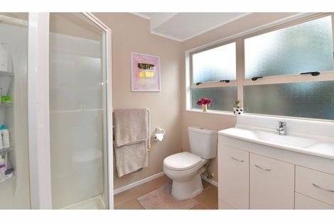 Photo of property in 11 Lakeside Drive, Orewa, 0931