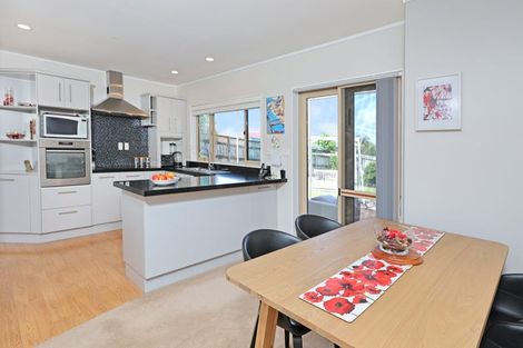 Photo of property in 3 San Antonio Way, Henderson, Auckland, 0612