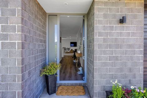 Photo of property in 18 Piharau Crescent, Hurdon, New Plymouth, 4310