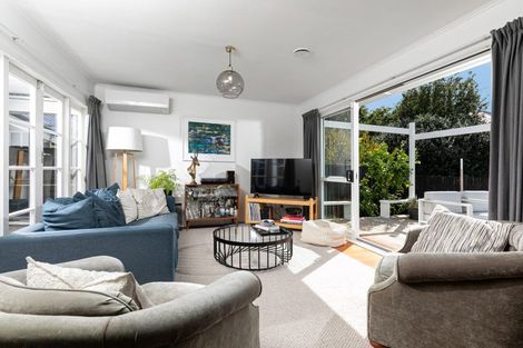 Photo of property in 2 Meadow Crescent, Te Atatu South, Auckland, 0602