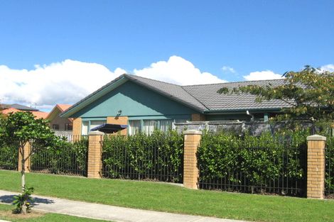 Photo of property in Waimanu Bay Village, 6/1 Piriti Drive, Te Atatu Peninsula, Auckland, 0610