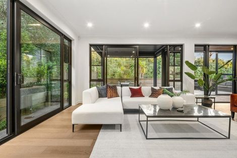 Photo of property in 5 Kina Place, Long Bay, Auckland, 0630