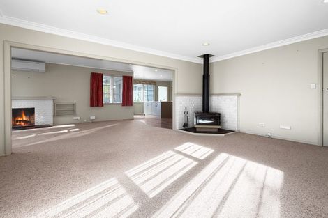 Photo of property in 44 Queenwood Road, Levin, 5510