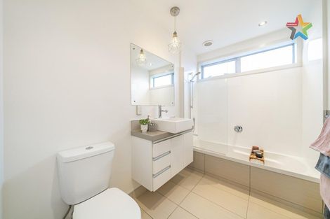 Photo of property in 18 Otonga Heights, Maungaraki, Lower Hutt, 5010
