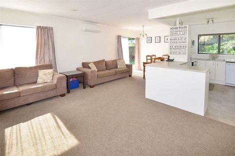 Photo of property in 81 Santiago Crescent, Unsworth Heights, Auckland, 0632
