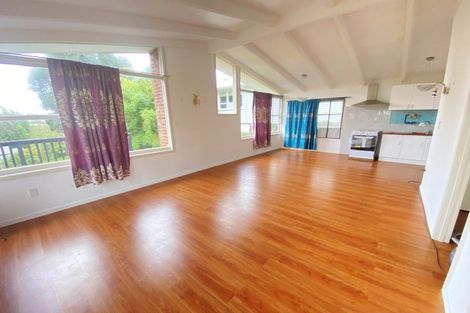 Photo of property in 5a Springbank Lane, Te Atatu Peninsula, Auckland, 0610