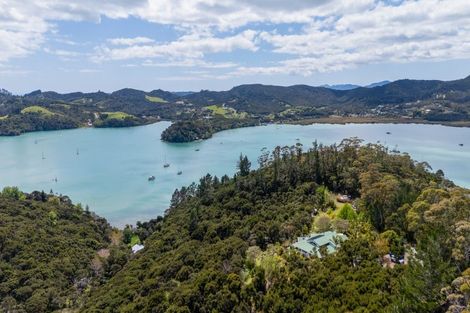 Photo of property in 104 Te Wahapu Road, Russell, 0272