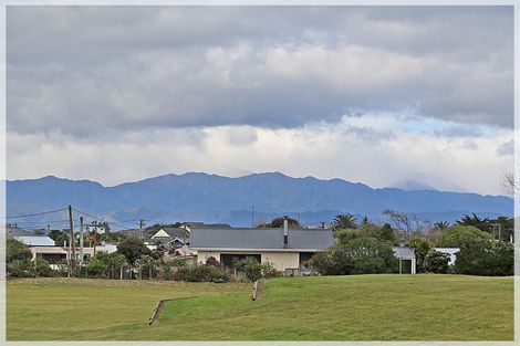 Photo of property in 65 Thomas Place, Foxton Beach, Foxton, 4815
