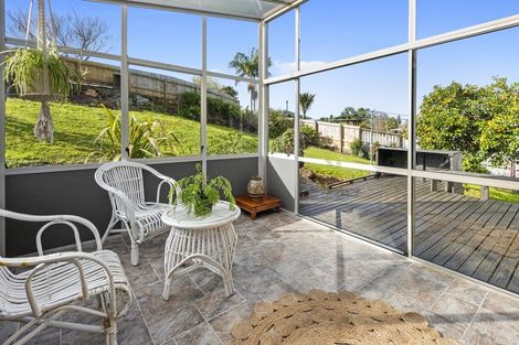 Photo of property in 15 Tait Street, Te Kamo, Whangarei, 0112