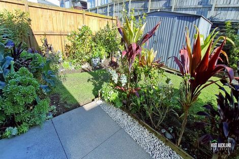 Photo of property in 14 Arthur Rolfe Lane, Swanson, Auckland, 0614