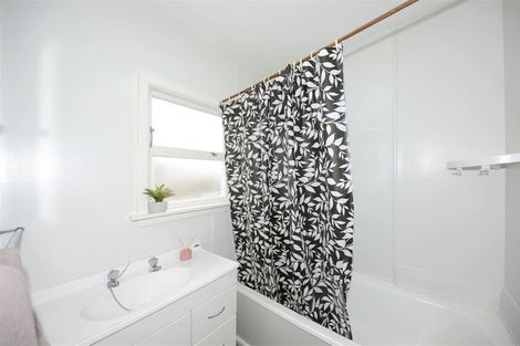 Photo of property in 4/6 Kinloch Street, St Albans, Christchurch, 8014