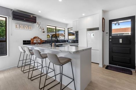 Photo of property in 2/12 Camrose Place, Ilam, Christchurch, 8041