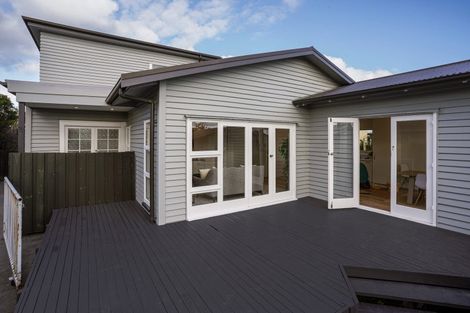 Photo of property in 21 Wainoni Road, Wainoni, Christchurch, 8061