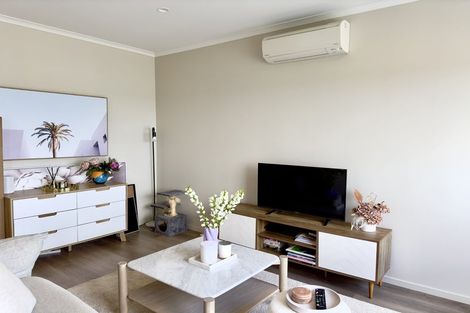 Photo of property in 3/20 Kerewhenua Crescent, Hobsonville, 0616