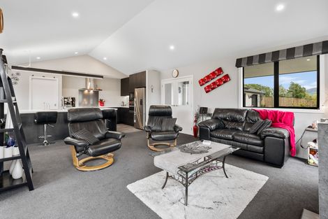 Photo of property in 17 Rodeo Place, Outram, 9019