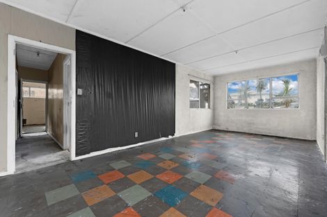 Photo of property in 12 Ozich Avenue, Te Atatu South, Auckland, 0610