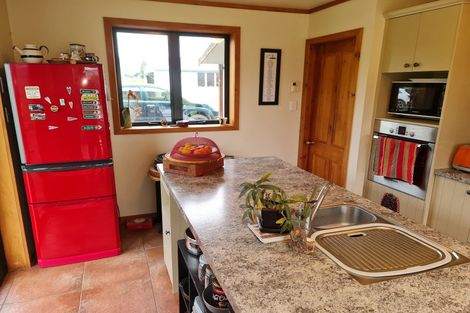 Photo of property in 72 Hotham Street, Murchison, 7007