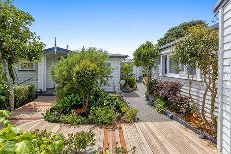 Photo of property in 18a Willis Street, Torbay, Auckland, 0630