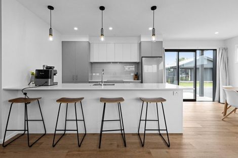 Photo of property in 23 Cassin Place, Taradale, 4112