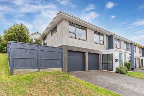 Photo of property in 27 Akaroa Drive, Maupuia, Wellington, 6022