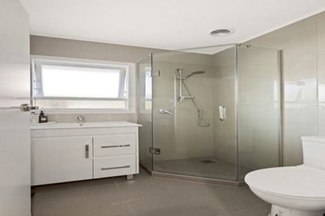 Photo of property in 27 Roby Street, Te Atatu Peninsula, Auckland, 0610