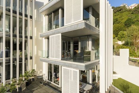 Photo of property in 2a/22 Telford Terrace, Oriental Bay, Wellington, 6011