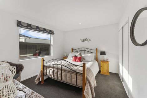 Photo of property in 5 Gilchrist Place, Kaiapoi, 7630