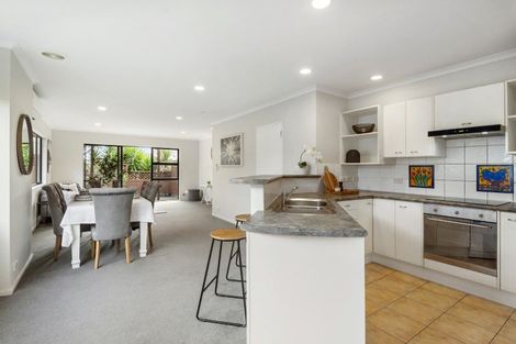 Photo of property in 1/6 Sunnydale Place, Oteha, Auckland, 0632