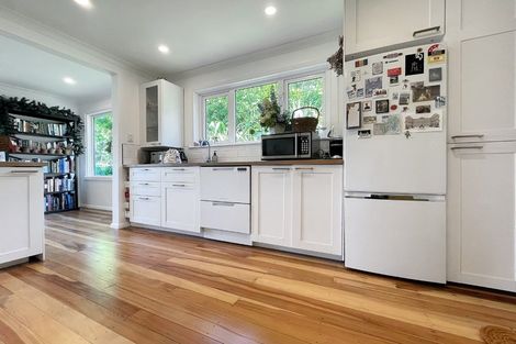 Photo of property in 28 Montgomery Avenue, Karori, Wellington, 6012