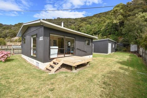 Photo of property in 25 Riverside Road, Taieri Mouth, 9091