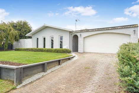 Photo of property in 13 Knightsbridge Place, Dinsdale, Hamilton, 3204