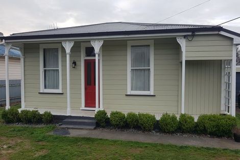 Photo of property in 8 Russell Street, Otane, 4202