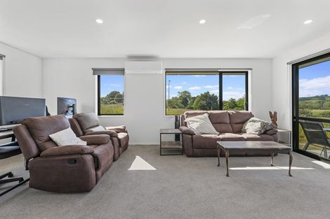 Photo of property in 10 Mahi Road, Helensville, 0800