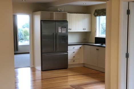 Photo of property in 54 Horokiwi Road West, Newlands, Wellington, 6037