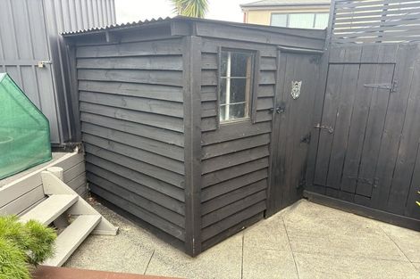 Photo of property in 65 Rising Parade, Fairview Heights, Auckland, 0632