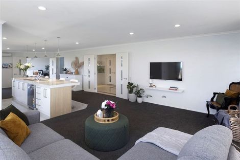 Photo of property in 16 Teagarden Close, Mairehau, Christchurch, 8052