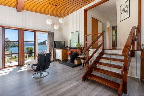Photo of property in 15 Mccormicks Road, Whatamango Bay, Picton, 7281