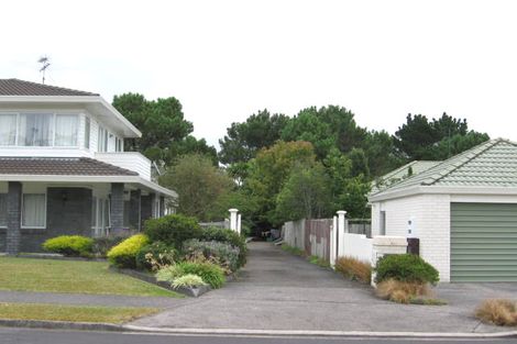 Photo of property in 2/9 Mandica Place, Sunnynook, Auckland, 0632