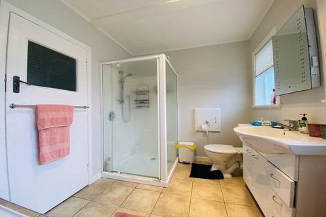 Photo of property in 16 Station Road, Pukekohe, 2120