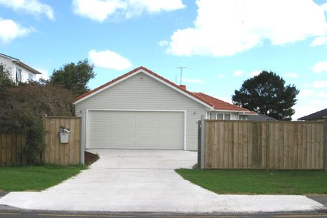 Photo of property in 47 Neil Avenue, Te Atatu Peninsula, Auckland, 0610