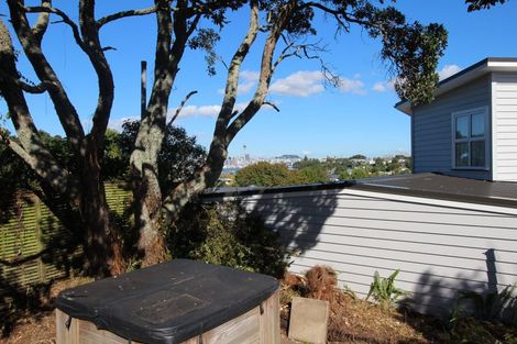 Photo of property in 6a Onewa Road, Northcote Point, Auckland, 0627