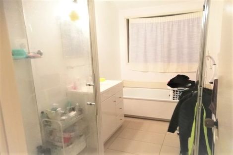 Photo of property in 2/31 Mountbatten Avenue, Hillcrest, Auckland, 0627