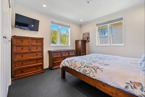 Photo of property in 9 Oawai Place, Marfell, New Plymouth, 4310