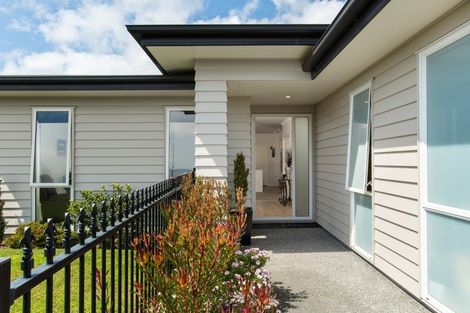 Photo of property in 77 Sandhurst Drive, Papamoa Beach, Papamoa, 3118